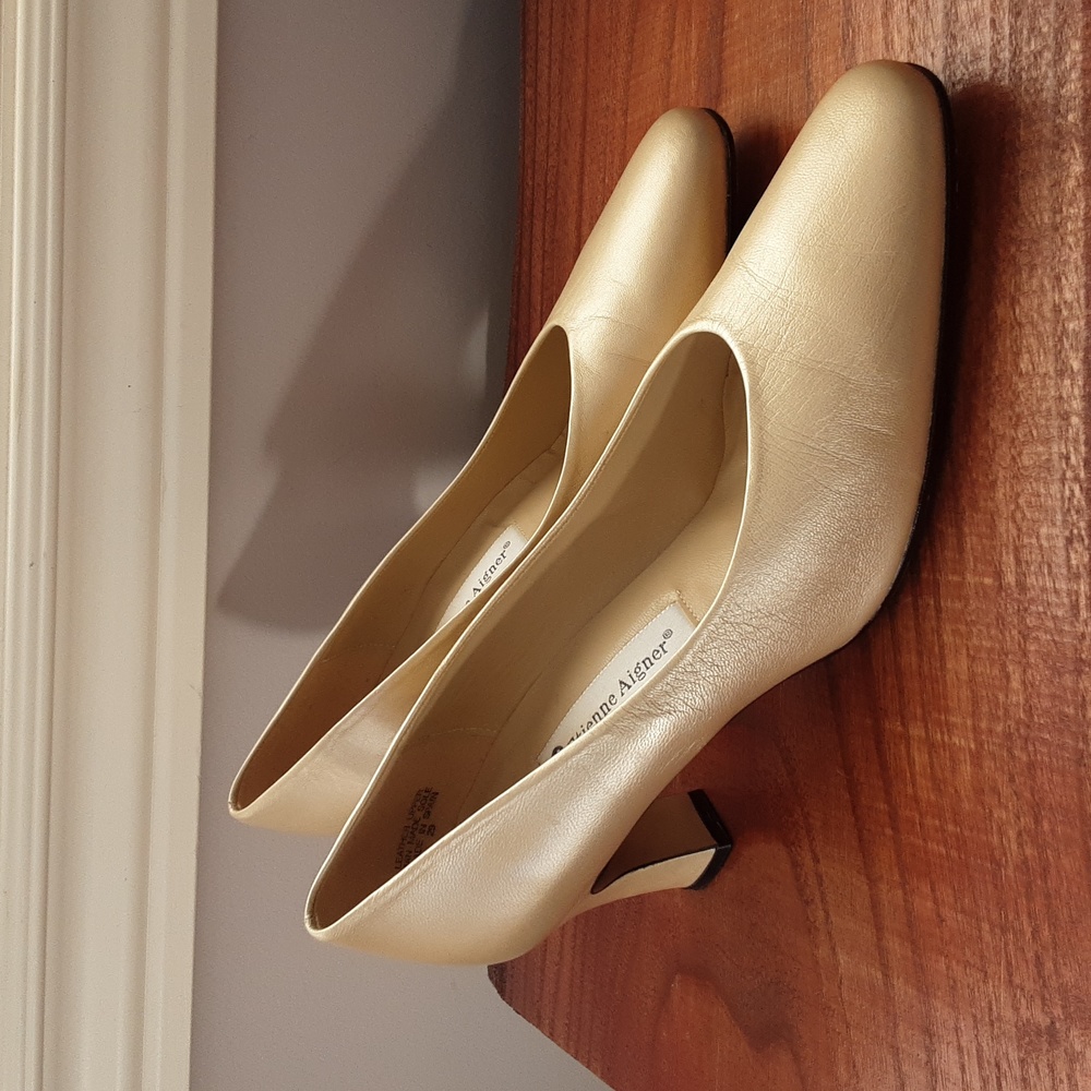 Etienne Aigner Gold Metallic Leather Heels Pumps Size 9.5
